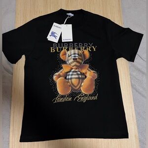 Burberry  Black Teddy Graphic T-Shirt SMALL